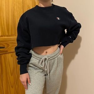 Women’s champion cropped sweatshirt size small